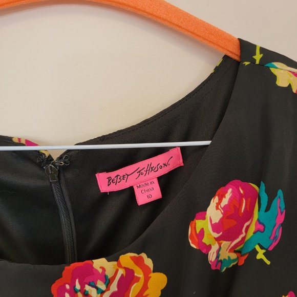 Betsey Johnson size 10 signature floral ruched front dress - Picture 2 of 4